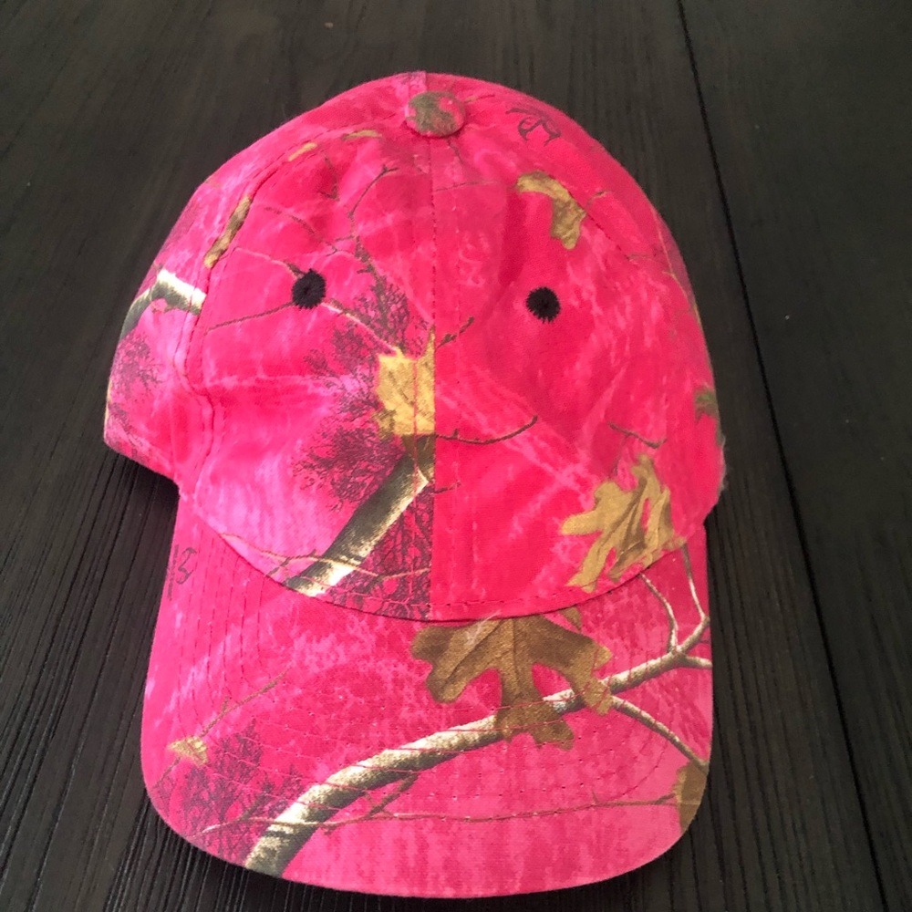 Used (Womens) Realtree Hat